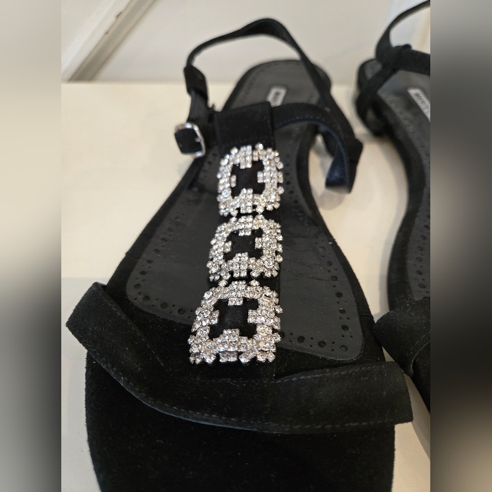Manolo Blahnik Black Suede Crystal T-Strap Sandals Size 41 - Picture 3 of 8